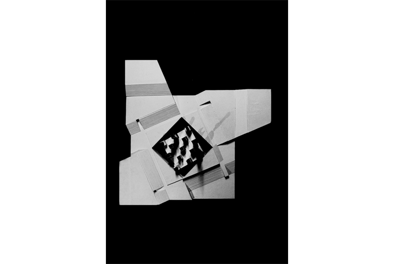 Fig. 1
Zenithal photograph of the model. Fig. 1
Zenithal photograph of the model.