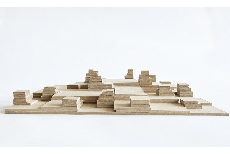 Fig. 7
Monumento/memoriale. Modello
in scala 1:100