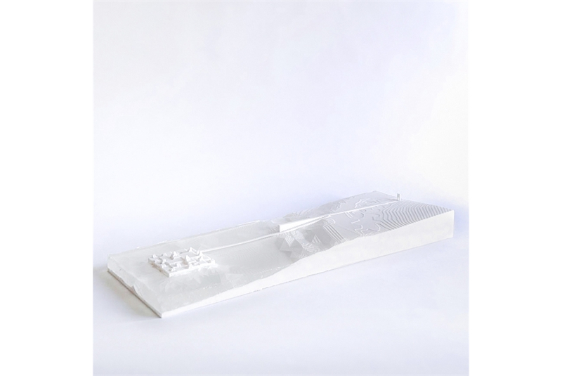 Fig. 4
Excerpt of the insertion of the monument/
memorial on the Lampedusa coast.
Model at 1:500 scale. Fig. 4
Excerpt of the insertion of the monument/
memorial on the Lampedusa coast.
Model at 1:500 scale.