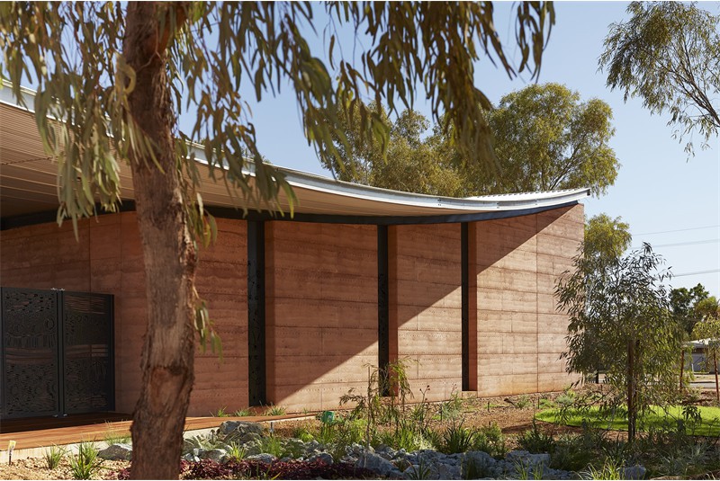 Fig. 9
David Kaunitz, Ka Wai Yeung, PAMS healthcare center, Newman, Australia. Views.
© Robert Frith - Acorn Photo Fig. 9
David Kaunitz, Ka Wai Yeung, PAMS healthcare center, Newman, Australia. Views.
© Robert Frith - Acorn Photo