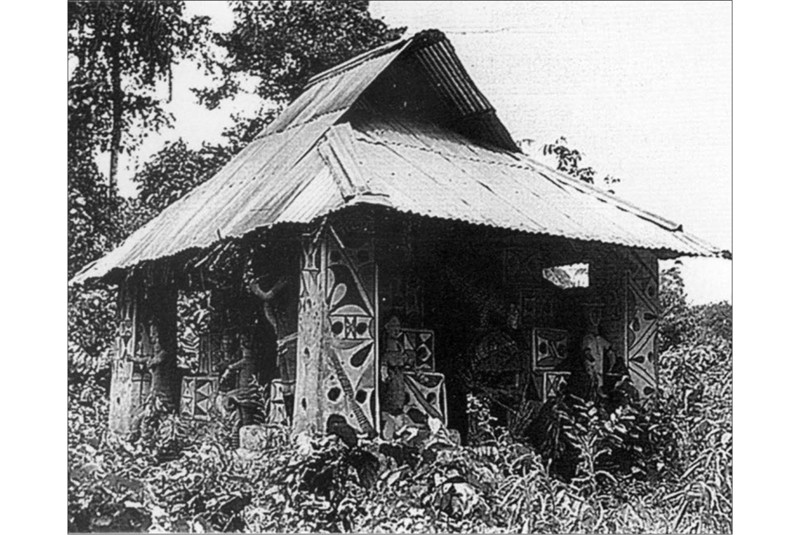 Fig. 7
Mbari House a Obokwe, eastern
Nigeria Fig. 7
Mbari House a Obokwe, eastern
Nigeria