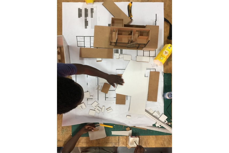 Fig. 2
WAVeAbroad 2019, &ldquo;Kigali Citt&agrave;
Sostenibile&rdquo;, at SABE (School
of Architecture and Built Environment,
Kigali, Ruanda. 2014
&copy;Manlio Michieletto.