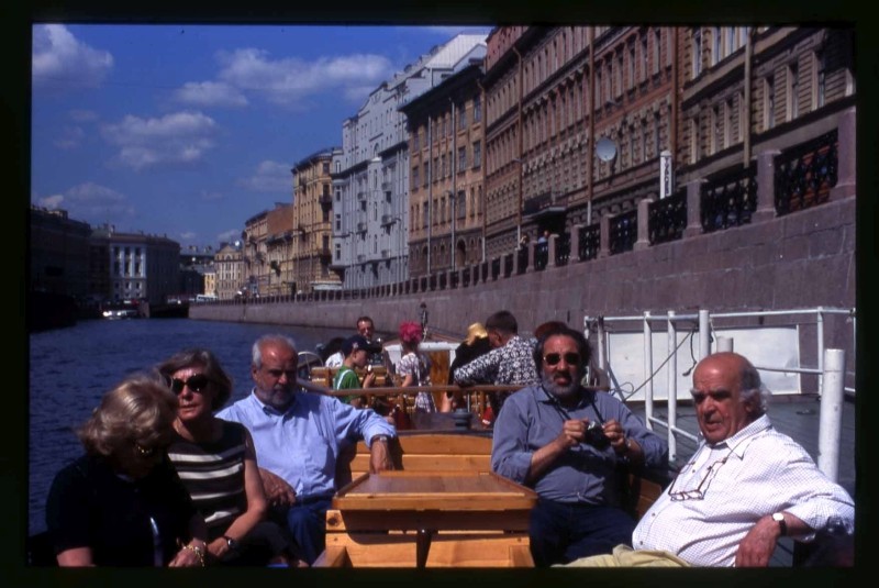 Fig. 2
Eduardo Souto de Moura
e Fernando T&aacute;vora a San
Pietroburgo &ndash; Russia (In:
Funda&ccedil;&atilde;o Instituto Marques
da Silva, Archivio Fernando
T&aacute;vora, PT_FIMS_FT_0007.01-
dps0001).