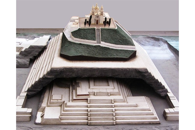 Fig. 7
Plastico di Tlachihualtépetl con
al vertice il Santuario de la Virgen
de los Remedios. Fig. 7
Plastico di Tlachihualtépetl con
al vertice il Santuario de la Virgen
de los Remedios.