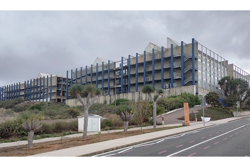 Fig. 16
Foto delle facoltà di Scienze del
Mare, Matematica e Informatica
di Tafira. © C. Dallatomasina. Fig. 16
Foto delle facoltà di Scienze del
Mare, Matematica e Informatica
di Tafira. © C. Dallatomasina.