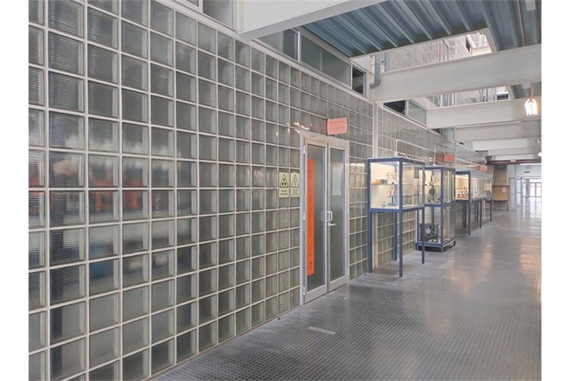 Fig. 21
Viste interne della facoltà di
Scienze del Mare di Tafira. © C.
Dallatomasina. Fig. 21
Viste interne della facoltà di
Scienze del Mare di Tafira. © C.
Dallatomasina.