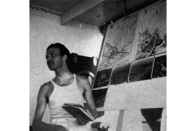 Fig. 16
Piero Bottoni on the ship Patris II presenting his studies on Verona at the 4th CIAM, 1933. (G. Consonni, L. Meneghetti, G. Tonon (eds.), Piero Bottoni opera completa, Fabbri Editori, Milan 1990, p. 85). Fig. 16
Piero Bottoni on the ship Patris II presenting his studies on Verona at the 4th CIAM, 1933. (G. Consonni, L. Meneghetti, G. Tonon (eds.), Piero Bottoni opera completa, Fabbri Editori, Milan 1990, p. 85).