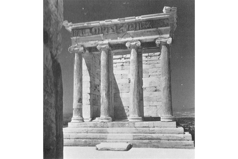 Figs. 8 a-b-c
Giuseppe Pagano, photographs of the Acropolis in Athens, 1941. (Cesare De Seta, Giuseppe Pagano fotografo, Electa, Milan 1979, pp. 58–61). Figs. 8 a-b-c
Giuseppe Pagano, photographs of the Acropolis in Athens, 1941. (Cesare De Seta, Giuseppe Pagano fotografo, Electa, Milan 1979, pp. 58–61).