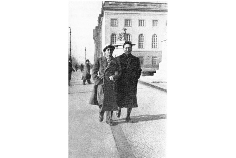 Figs. 7 a-b
Giuseppe Pagano during his trip to Scandinavia (1939) and in Greek costume (1941). («Casabella-Costruzioni», nos. 195–198, 1946, pp. 5–6). Figs. 7 a-b
Giuseppe Pagano during his trip to Scandinavia (1939) and in Greek costume (1941). («Casabella-Costruzioni», nos. 195–198, 1946, pp. 5–6).