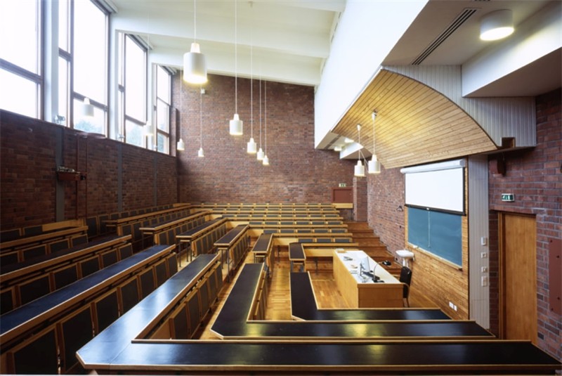 Fig. 26
A.Aalto Campus di Jyväskylä
(1951-71), Aula didattica. Fig. 26
A.Aalto Campus di Jyväskylä
(1951-71), Aula didattica.