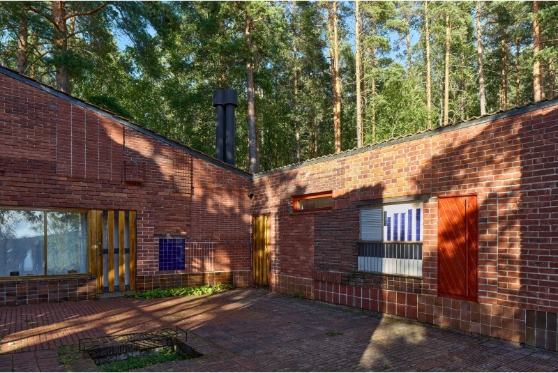 Fig. 15
A.Aalto House in Muuratsalo (1952-53), view of the patio. Fig. 15
A.Aalto House in Muuratsalo (1952-53), view of the patio.