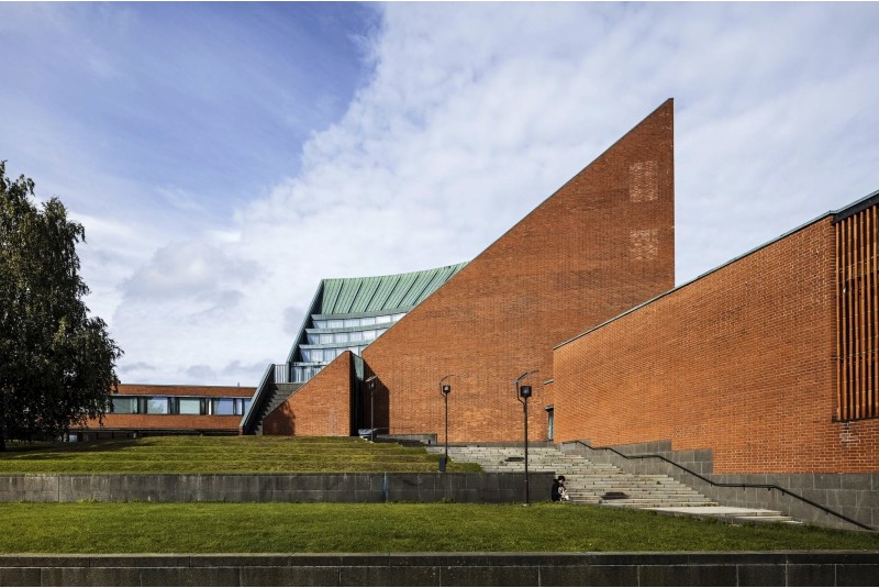 Fig. 28
A.Aalto Campus of Otaniemi (1949-70), external view. Fig. 28
A.Aalto Campus of Otaniemi (1949-70), external view.